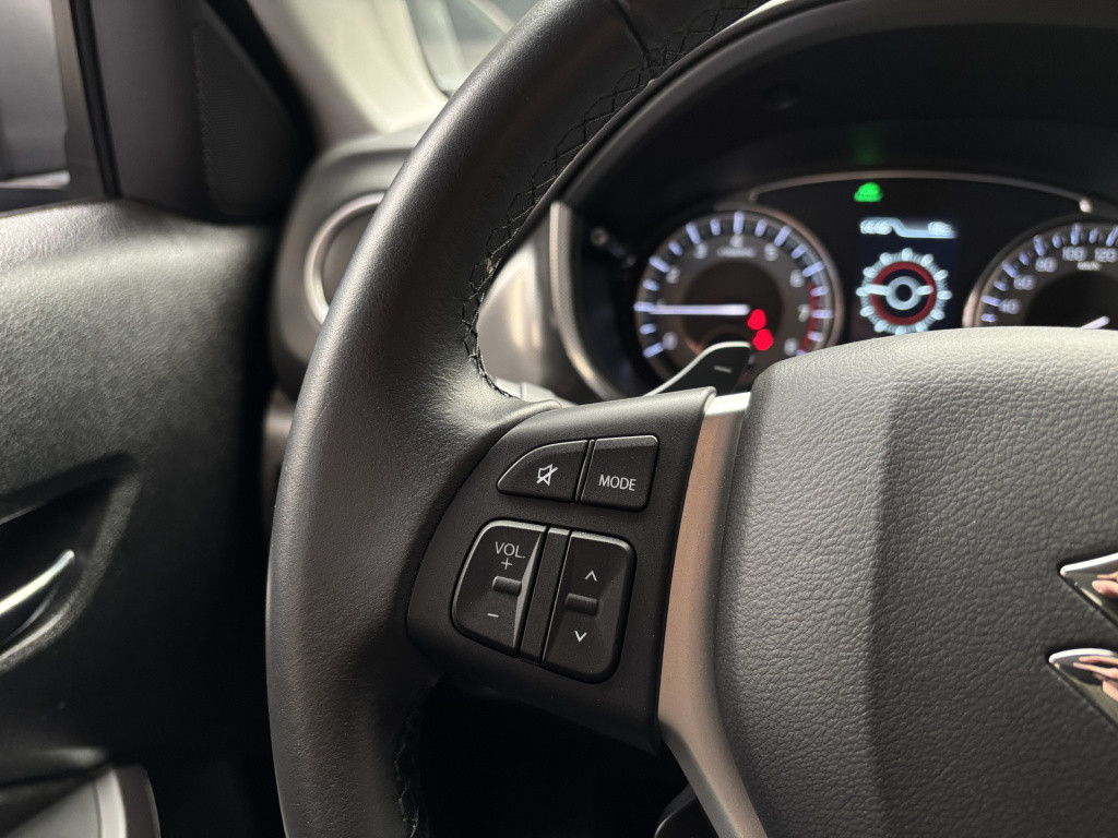 Suzuki Vitara automaat 1.5 hybrid style/ panoramadak