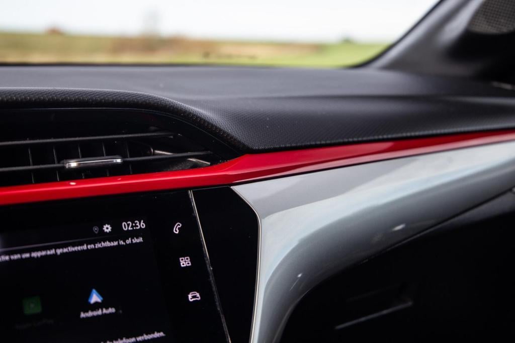 Opel Corsa 1.2 turbo gs black line / apple carplay / automaat / 360 camera 