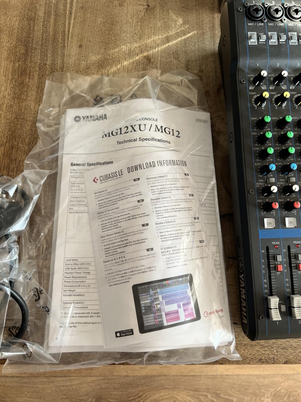Yamaha MG12XU  mixer