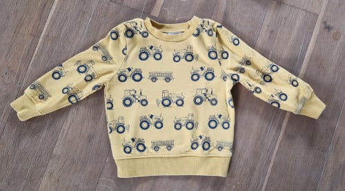 Jongens trui maat 98