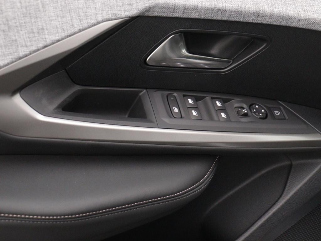 Peugeot 5008 hybrid 136pk automaat allure voorraad voordeel