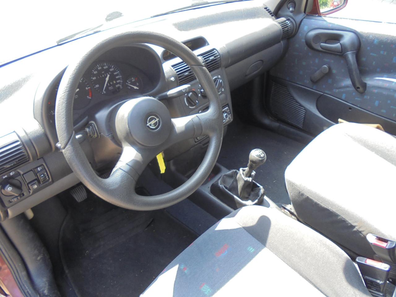 Corsa 1.4 Strada uit 1998 slechts 114.285 km met N.A.P Apk nieuw Juni 2026