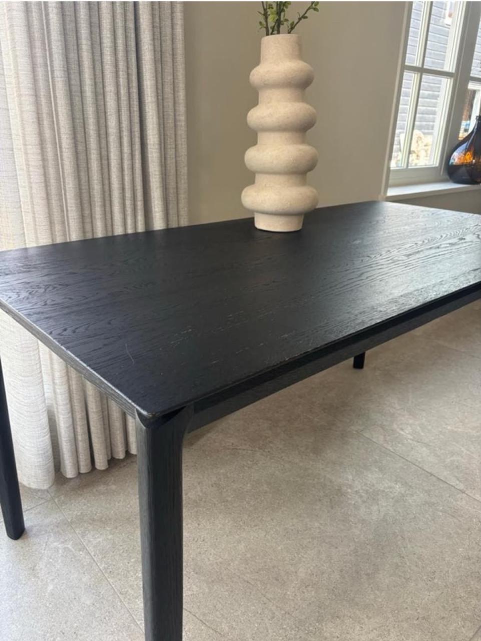 Degelijke tafel 160/80