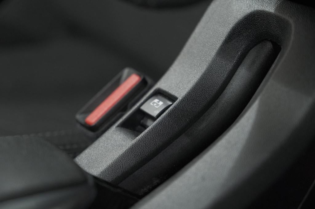 Peugeot 2008 puretech 110 blue lion | trekhaak | apple carplay | panoramada