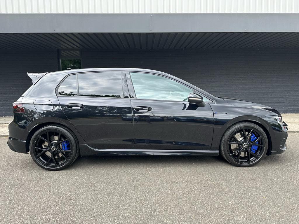 Volkswagen Golf 2.0 tsi r 4motion // panoramadak // akrapovic