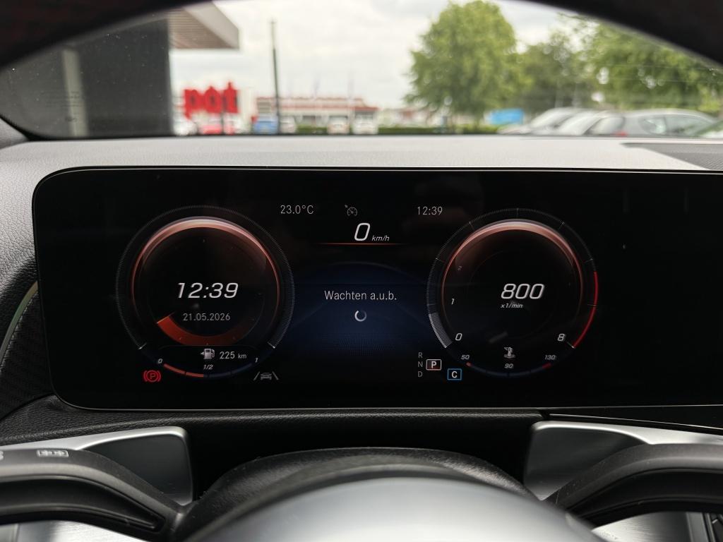 Mercedes-Benz Glb 180 amg line - 7 persoons - origineel nl -