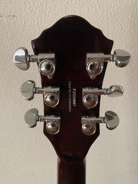 Michael Kelly gitaar plus Spark versterker