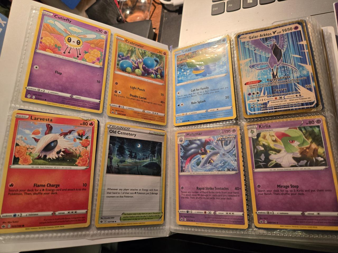 Pokemon verzamelkaartjes, 2 mapjes met 169 stuks