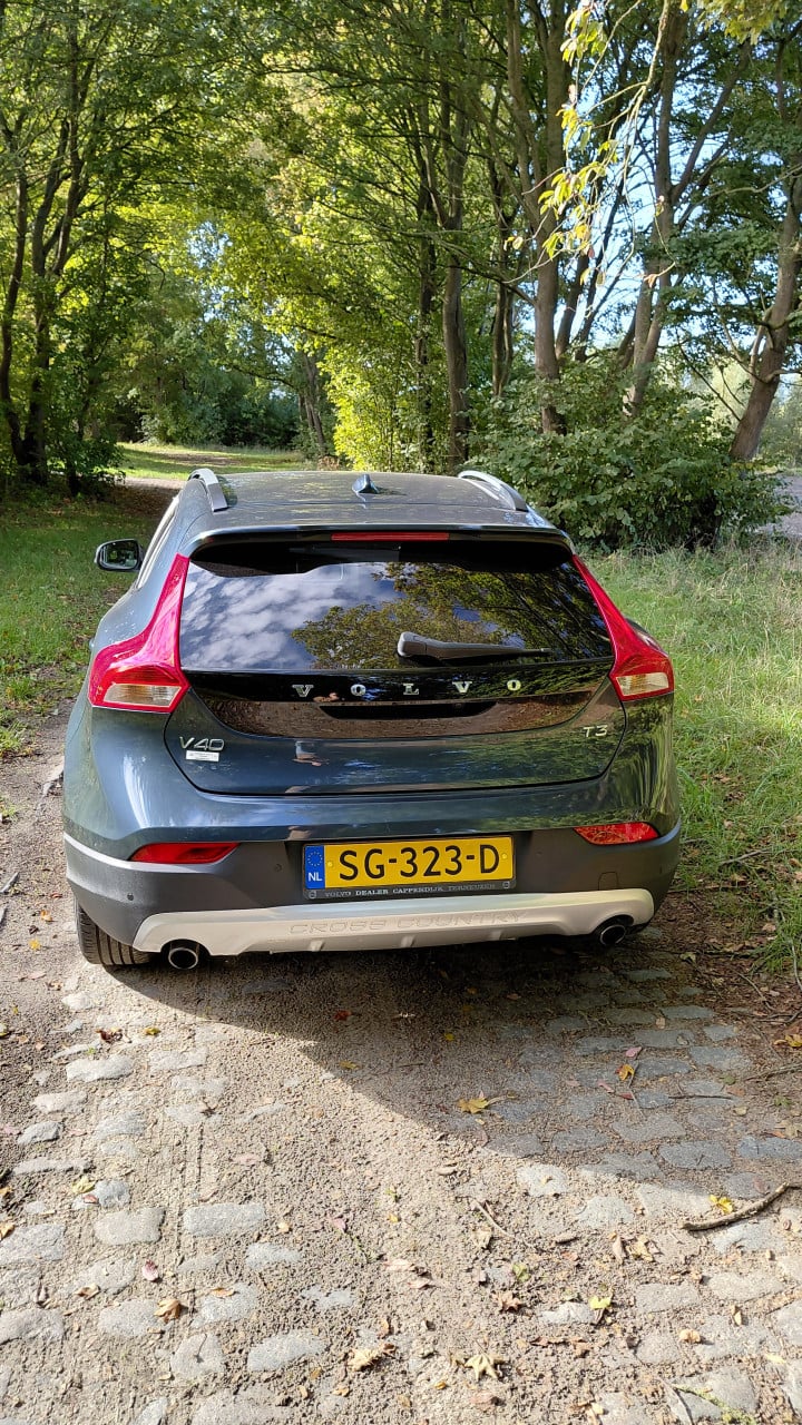 Volvo V-40 Cross Country