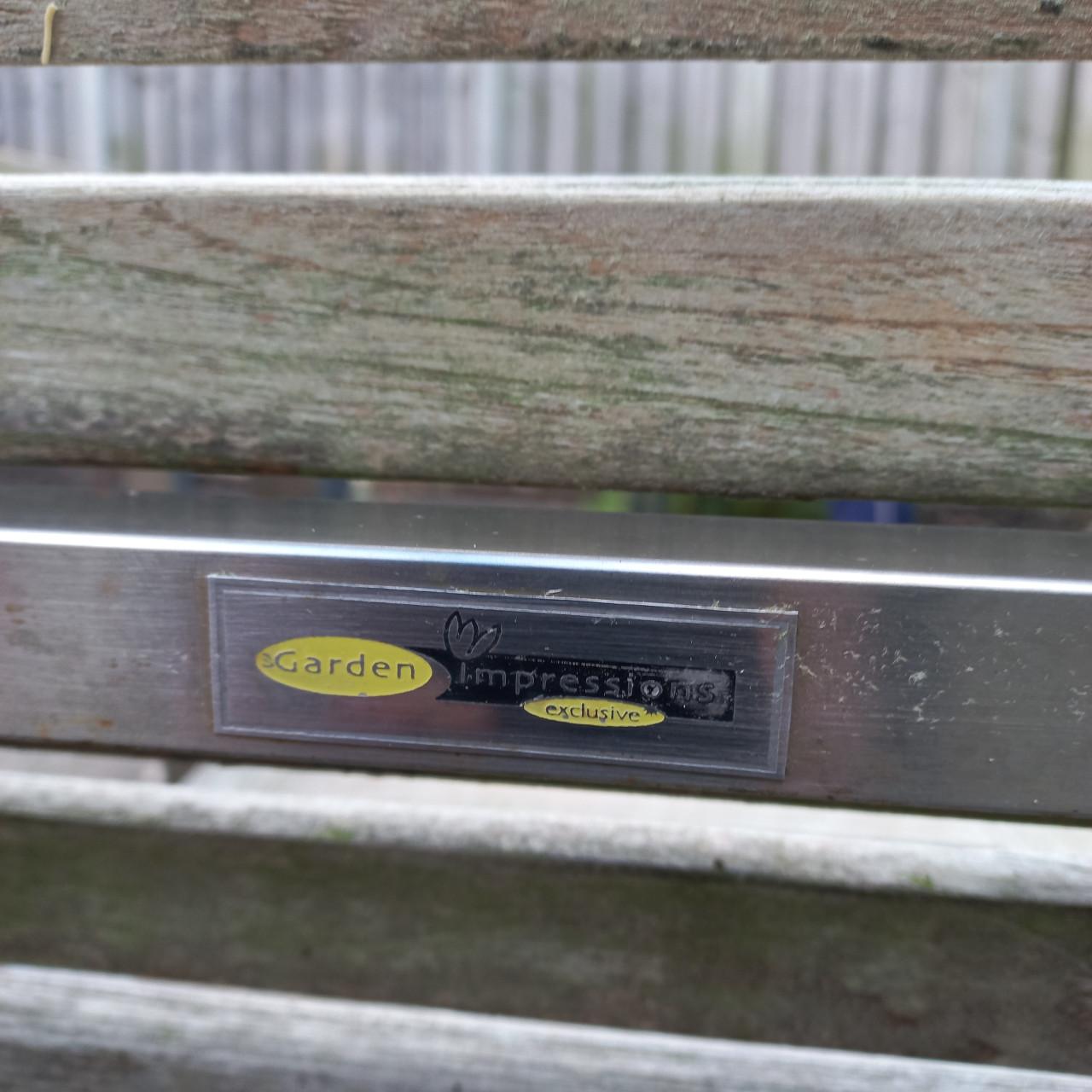 Tuintafel + 2 bijpassende stoelen