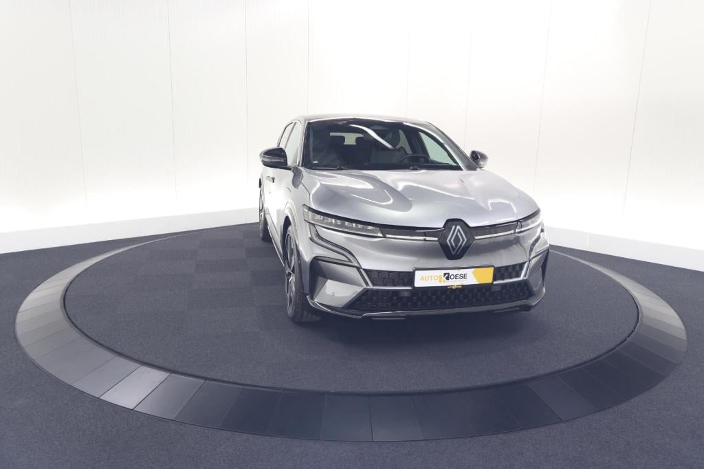 Renault Megane E-tech ev60 optimum charge techno | 95,6% soh | 1 fase | cam