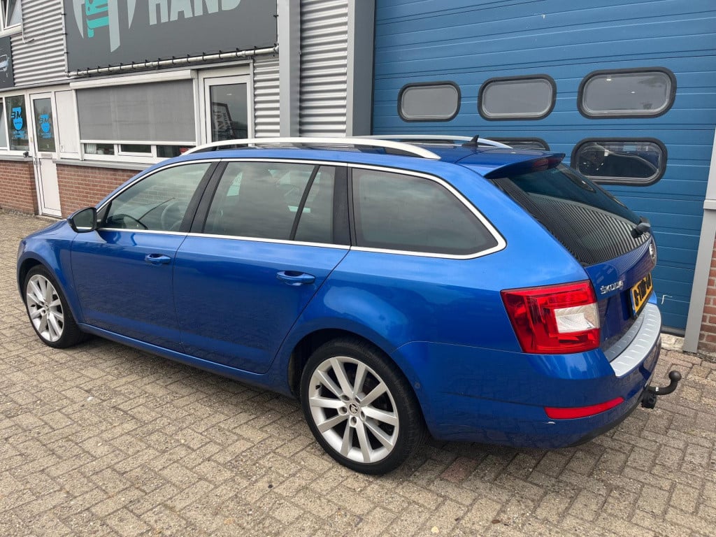 Skoda Octavia combi 1.2 tsi greentech elegance businessline | orig nl. | de
