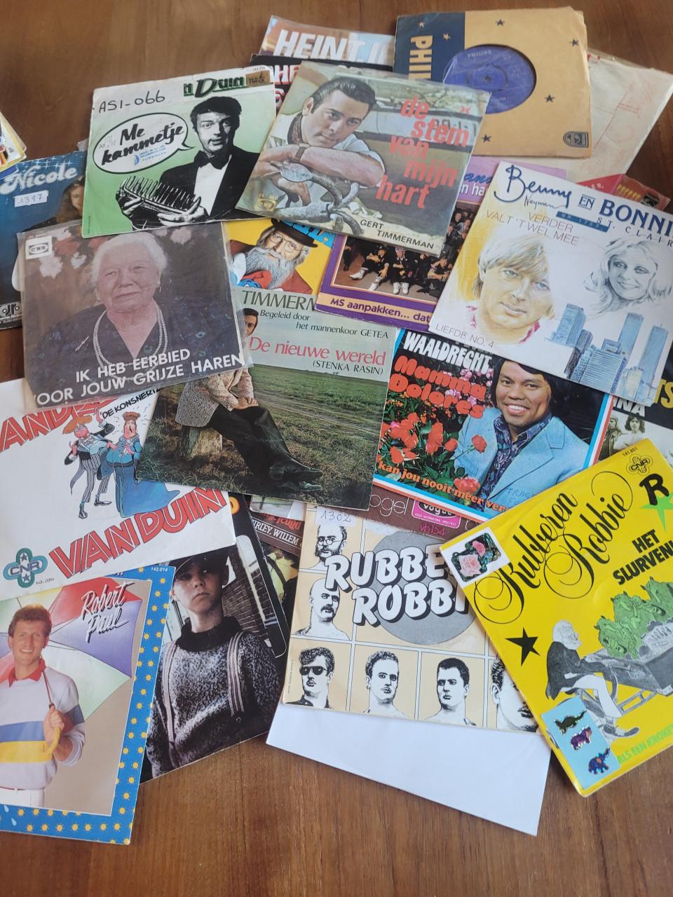 60 Nederlandstalige singles