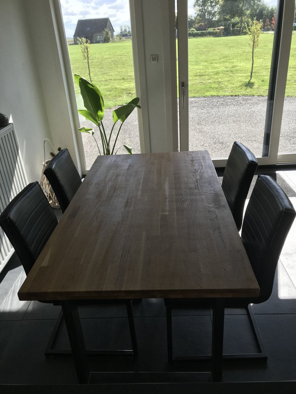 Eettafel met 4 stoelen