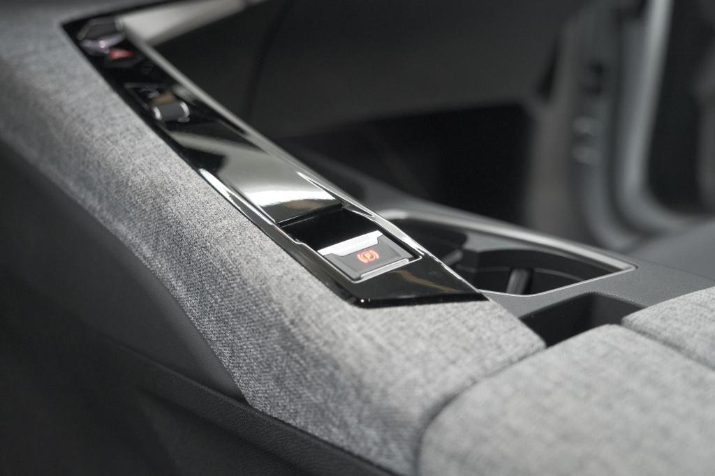 Peugeot 5008 hybrid 136 e-dcs6 allure | 7 zitplaatsen | camera | stoelverwa