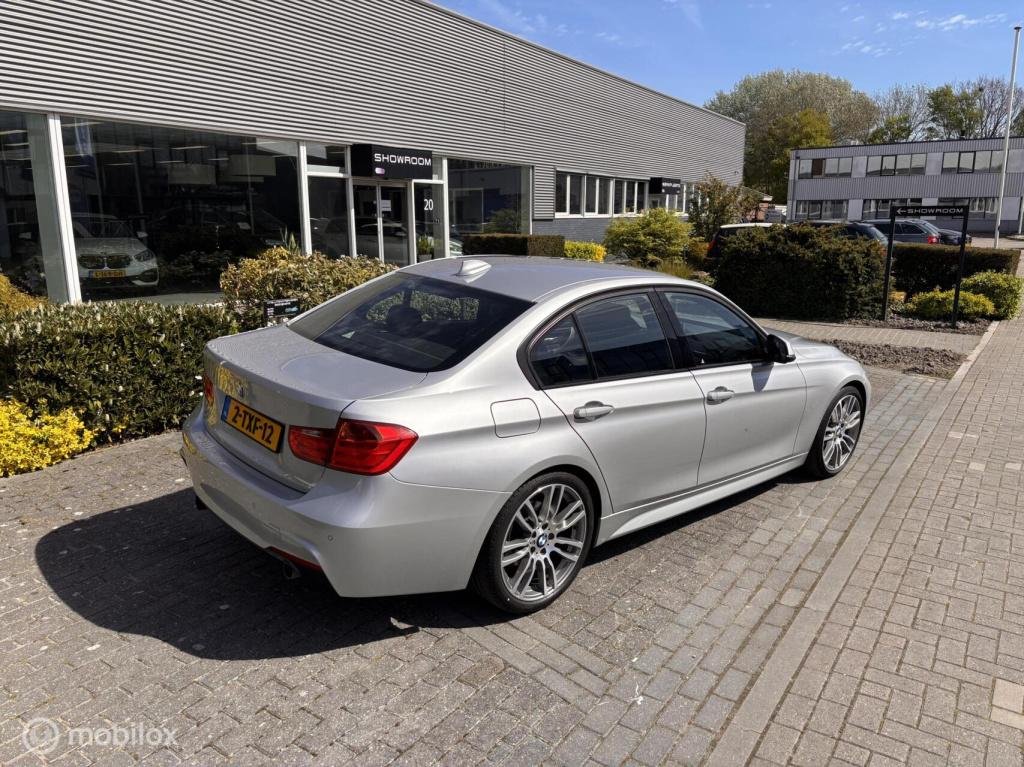 BMW 3-serie 320i m-pakket performance head up leer