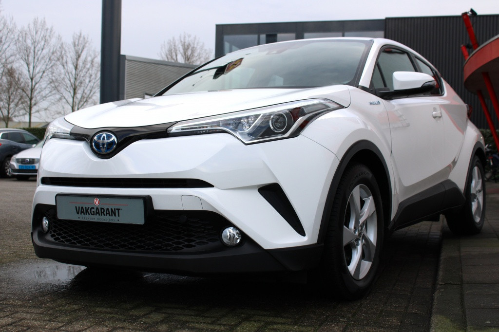 Toyota C-hr 1.8 hybrid active