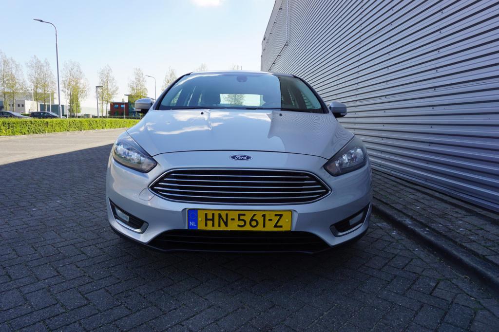 Ford Focus wagon 1.0 titanium edition climate / navi / cruise / parkeers. /
