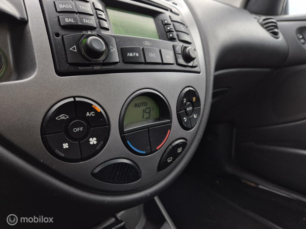 Ford Focus 1.6-16v / airco / dealeronderhouden / origineel nl