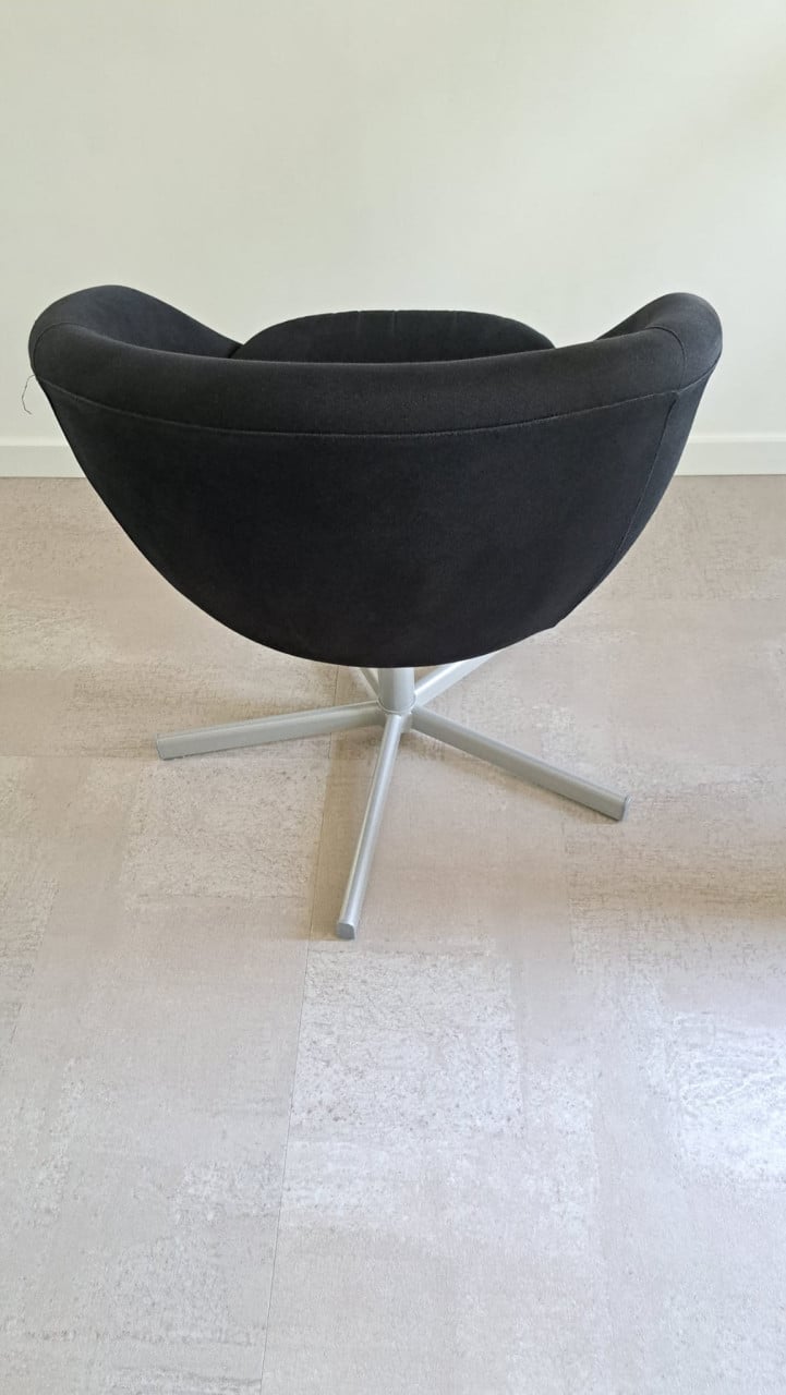 2 draaistoelen Ikea Skruvsta zwart