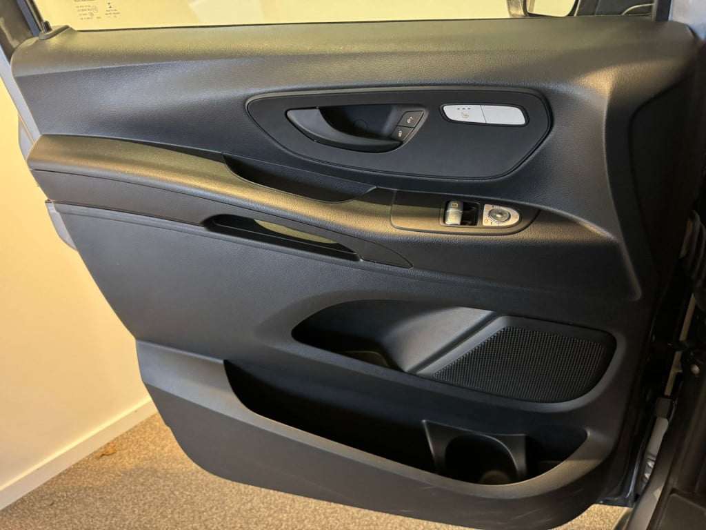 Mercedes-Benz Evito evito lang 41 kwh