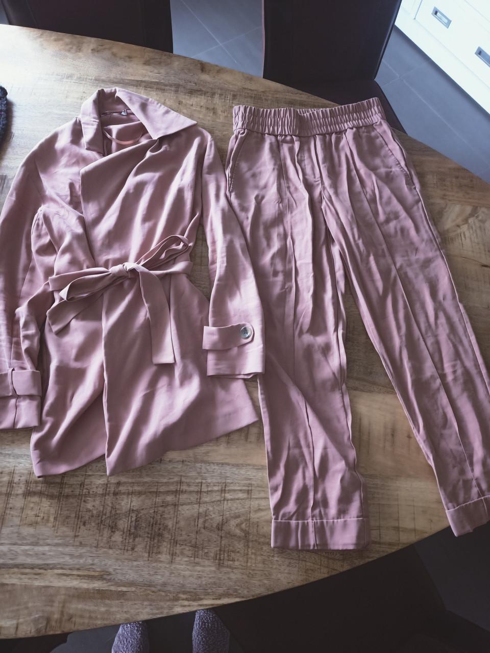 2 Primark broeken en jasje maat 38
