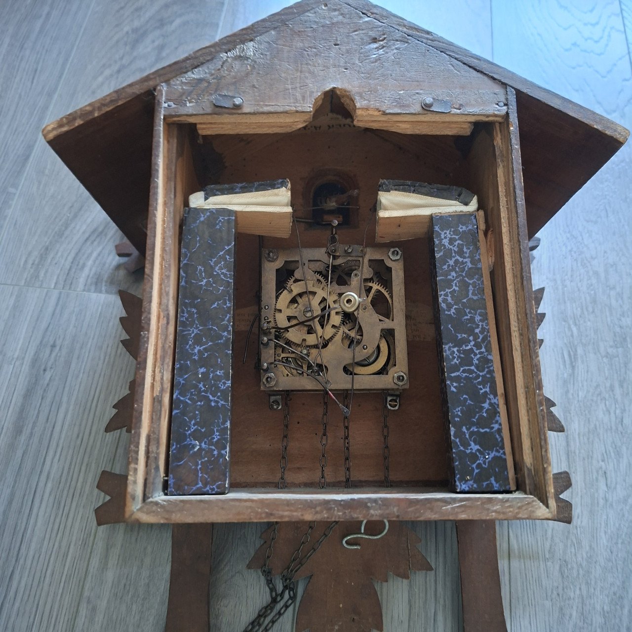 Grote antieke koekoeks klok