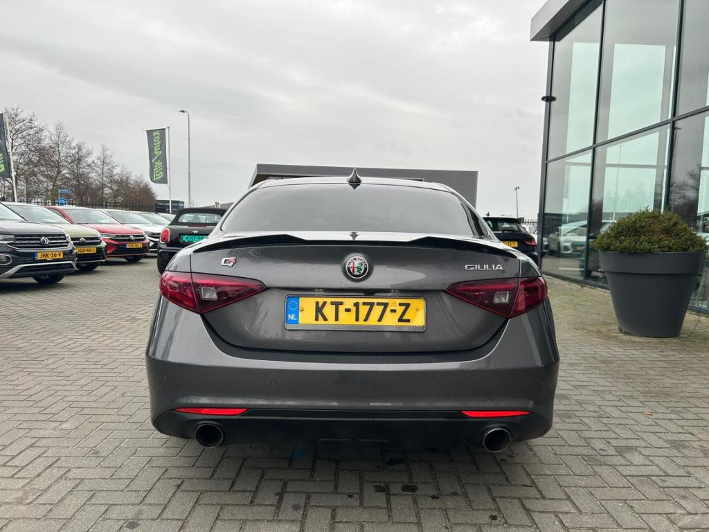Alfa Romeo Giulia 2.0t * veloce pakket * stoel + stuur verwarming * leder
