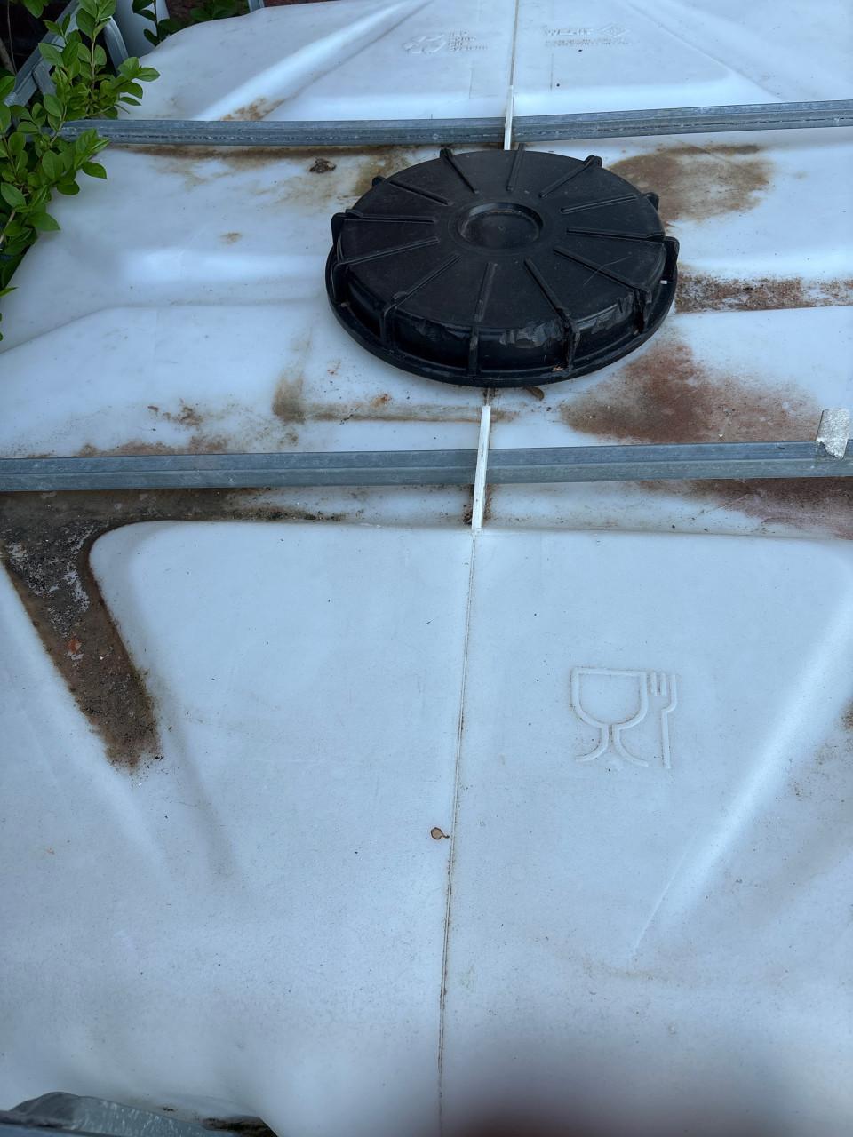 IBC (heeft alleen schoon water in gezeten)