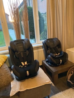 2 auto kinderstoelen samen €80