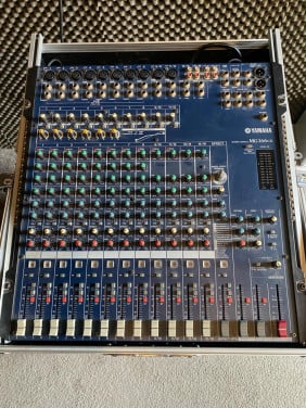 Yamaha MG166cx 16 kanaals mixer