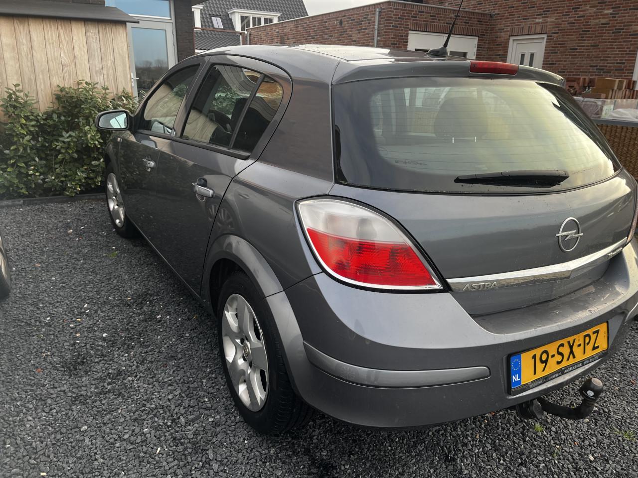 Opel Astra 1.6