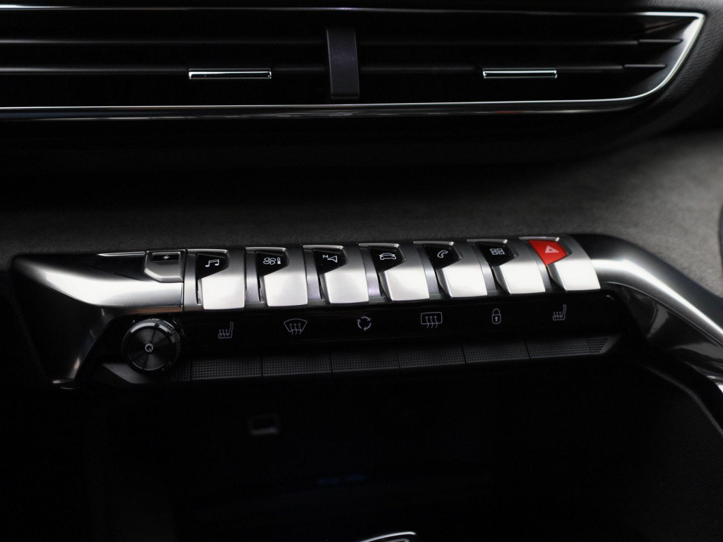 Peugeot 3008 1.6 hybrid 225 blue lease gt | panoramadak | leder | trekhaak 