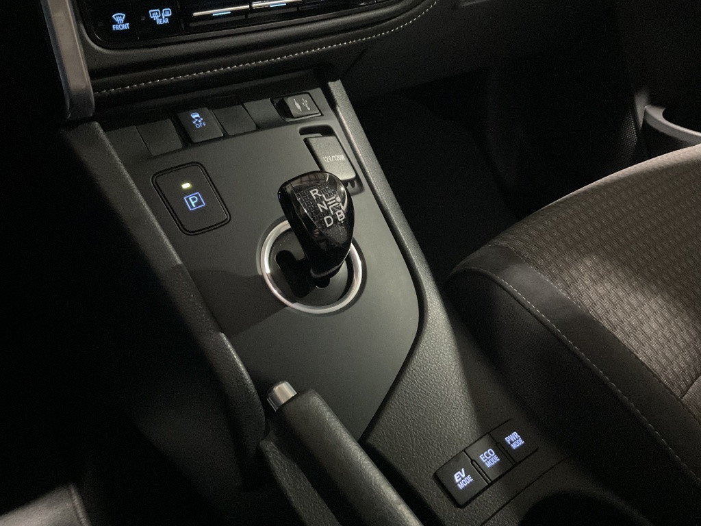 Toyota Auris 1.8 hybrid dynamic go