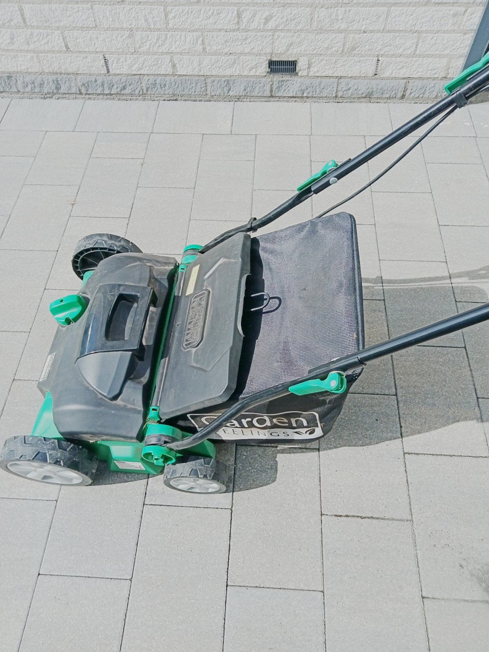 Verticuteer machine