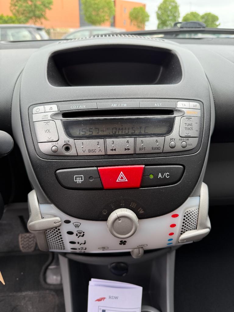 Peugeot 107 1.0-12v xs - 5drs - airco