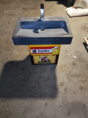 Natuurstenen wasbak met mengkraan