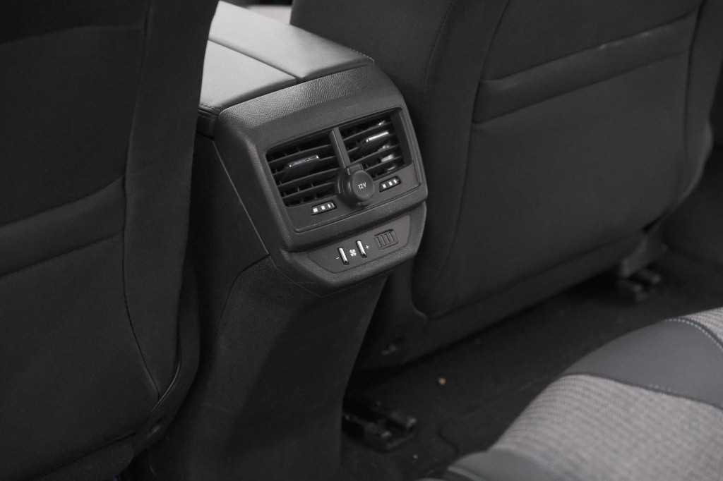Peugeot 5008 hybrid 136 e-dsc6 allure | camera | apple carplay | navigatie 