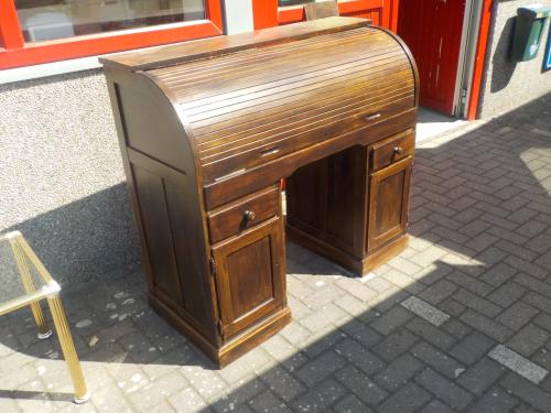 Eenvoudige secretaire in redelijke staat OPRUIMPRIJS 20 euro