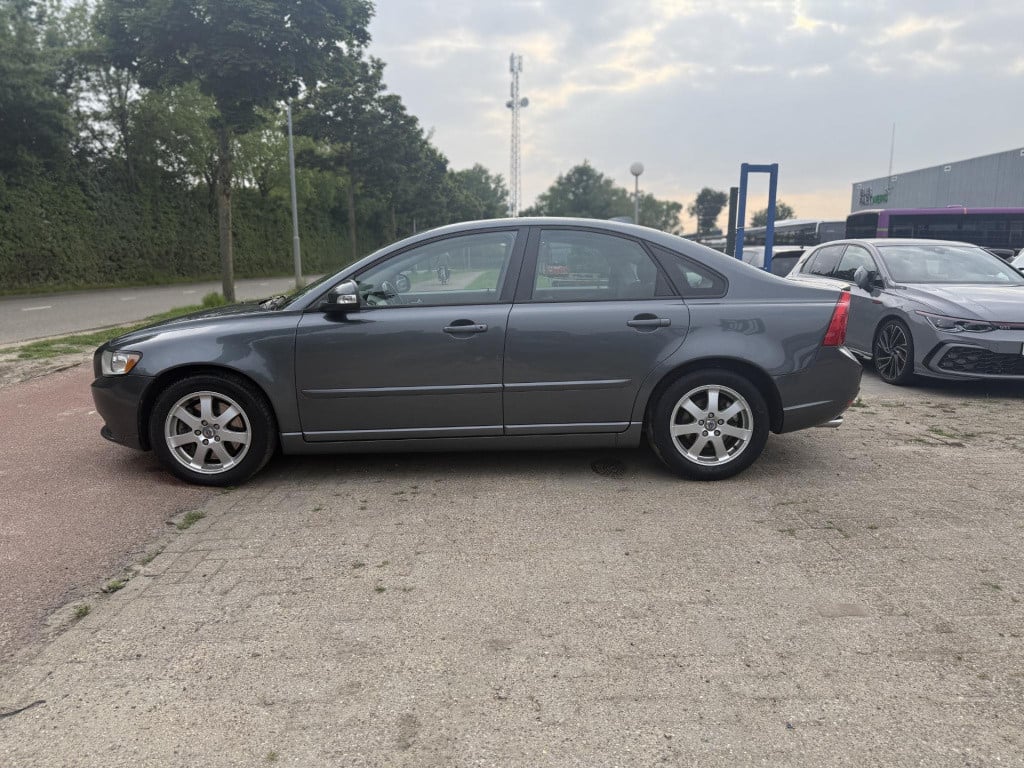 Volvo S40 2.4 d5 momentum 5 cilinder voll onderhouden