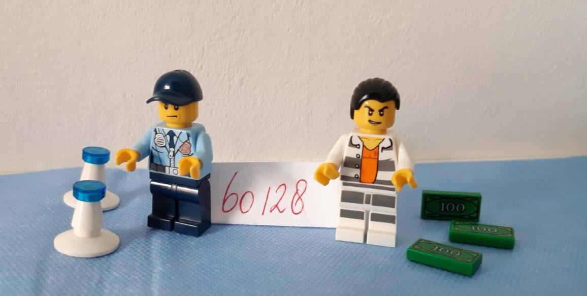 LEGO City 60128: Politieachtervolging, politiewagen + jeep