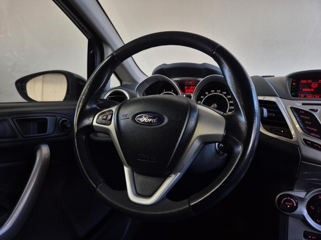 Ford Fiesta 1.4 titanium / automaat / nieuwe distriebutieriem