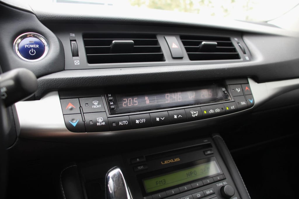 Lexus Ct 200h hybrid - pdc rondom + camera - stoel verw - xenon - parelwit 