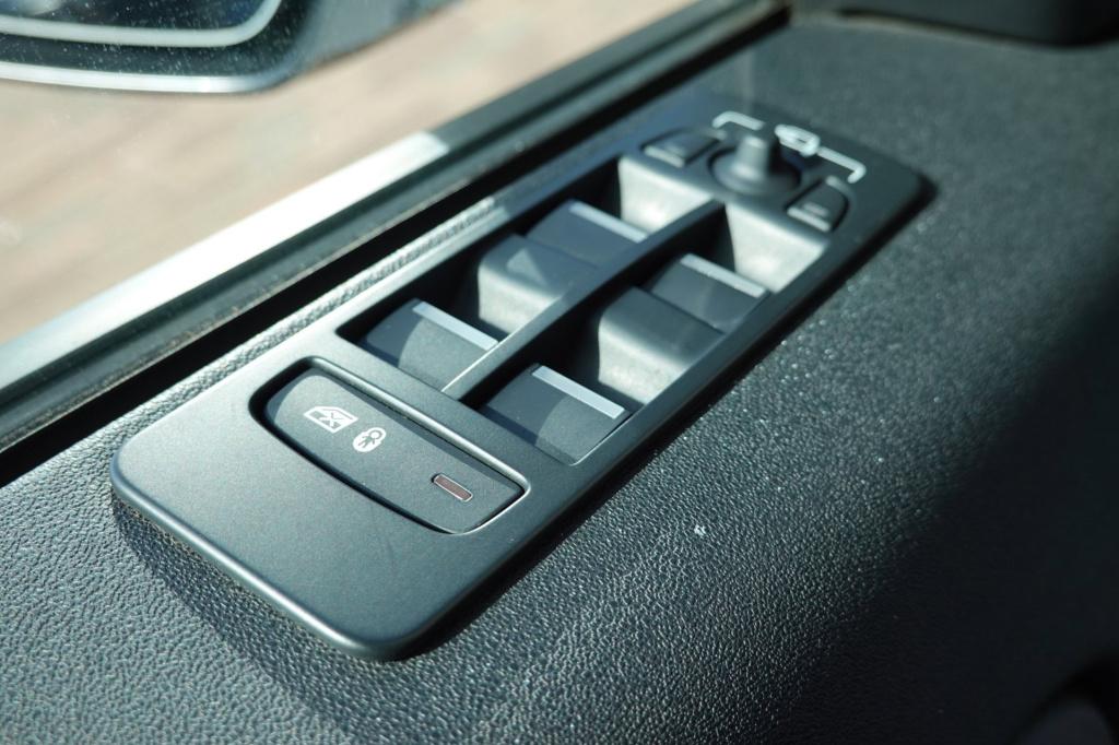 Land Rover Discovery p300e 1.5 r-dynamic hse