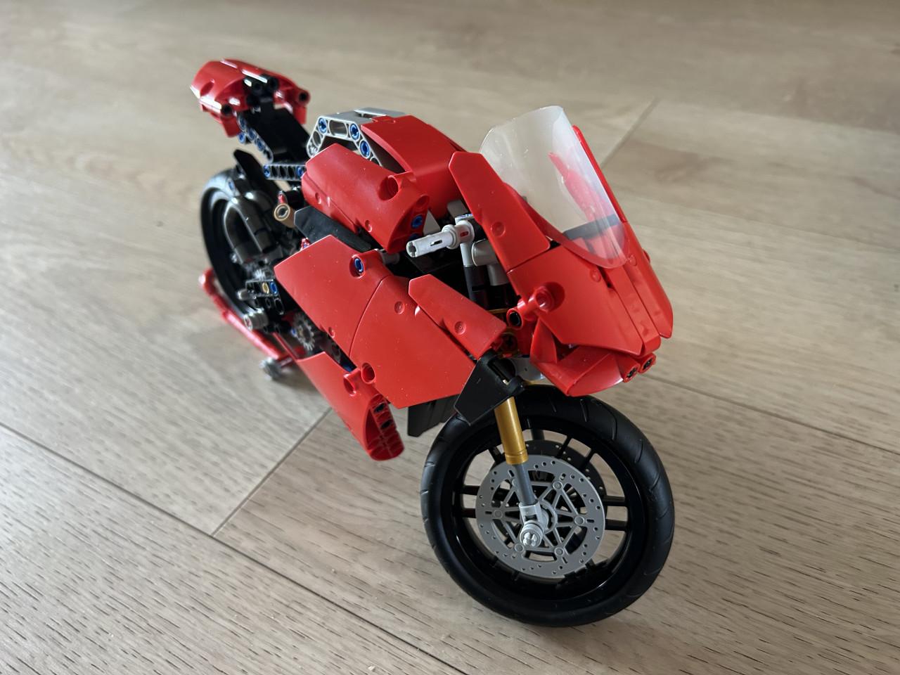 Lego Technic 42107 – Ducati Panigale V4 R