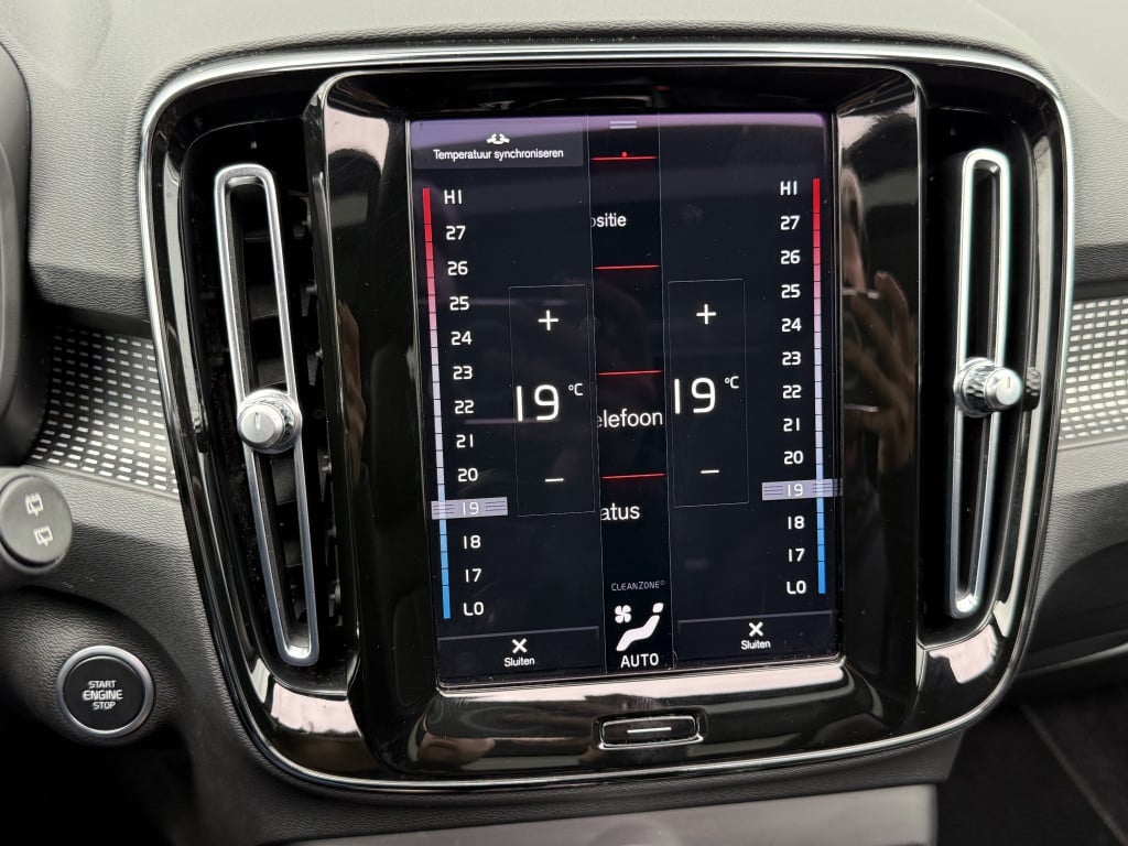 Volvo XC40 t4 211pk recharge ultimate dark | panodak| adap.cruise| leder| c