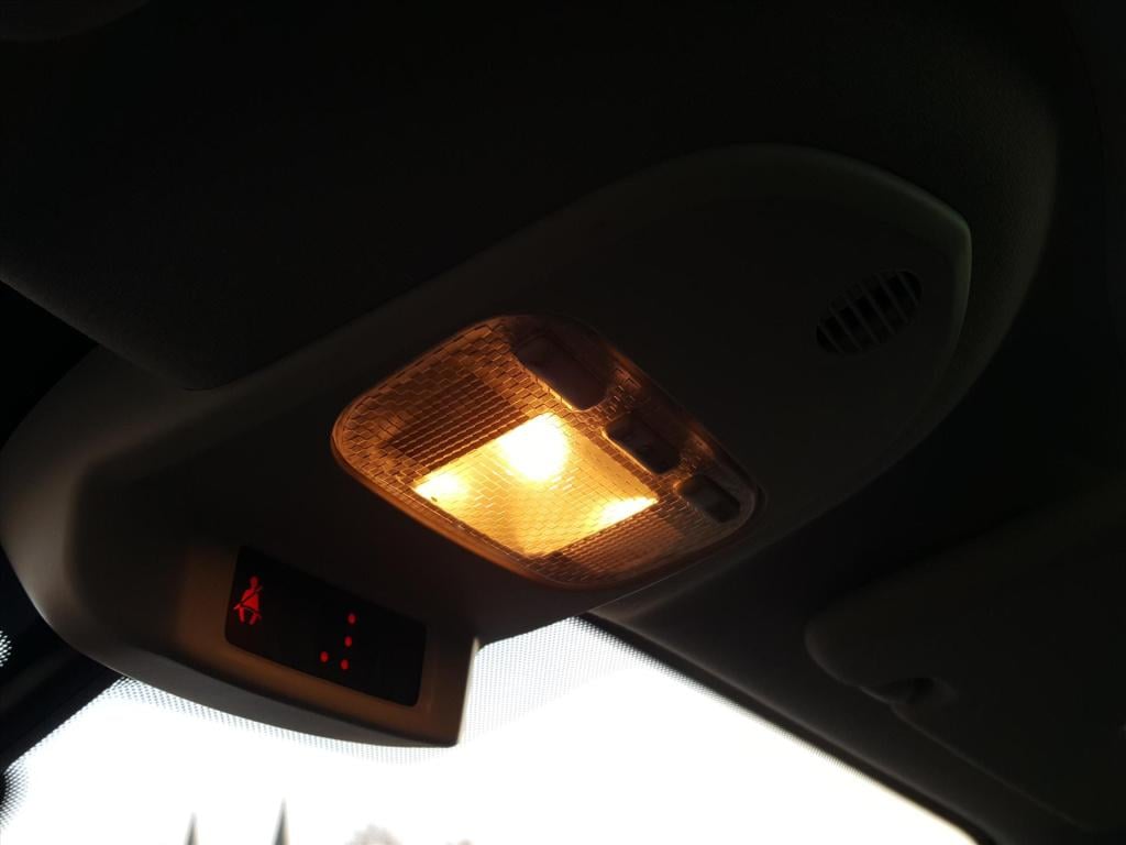 Peugeot 3008 style 1.2pt-130pk trekhaak | navigatie | cruise & climate cont