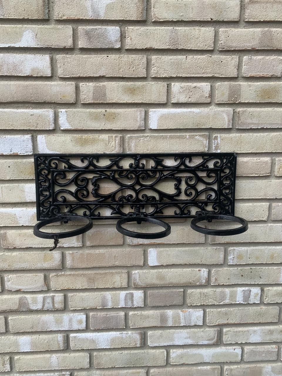 Gietijzer plantenrek voor aan muur of schutting