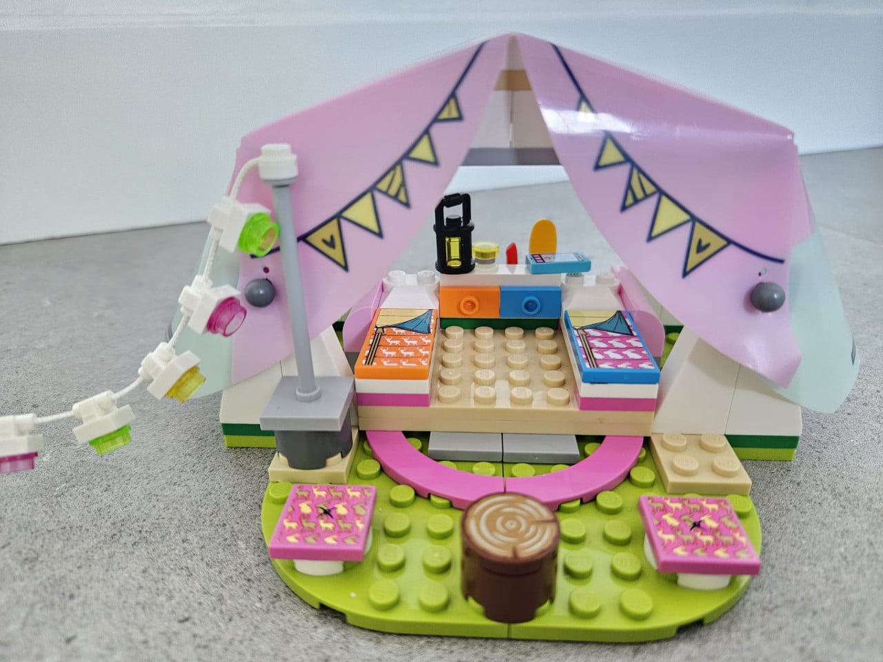 LEGO Friends 41392 - Glamping in de natuur