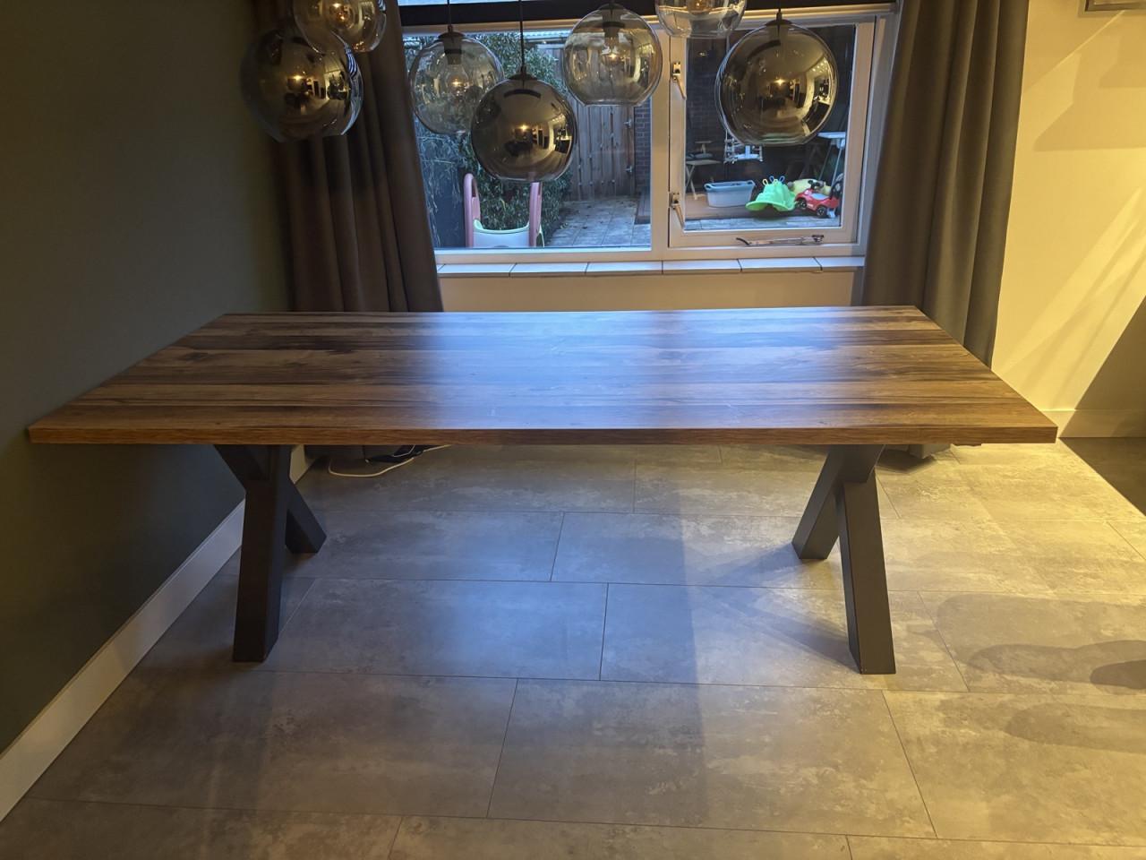 Gratis - Eetkamertafel